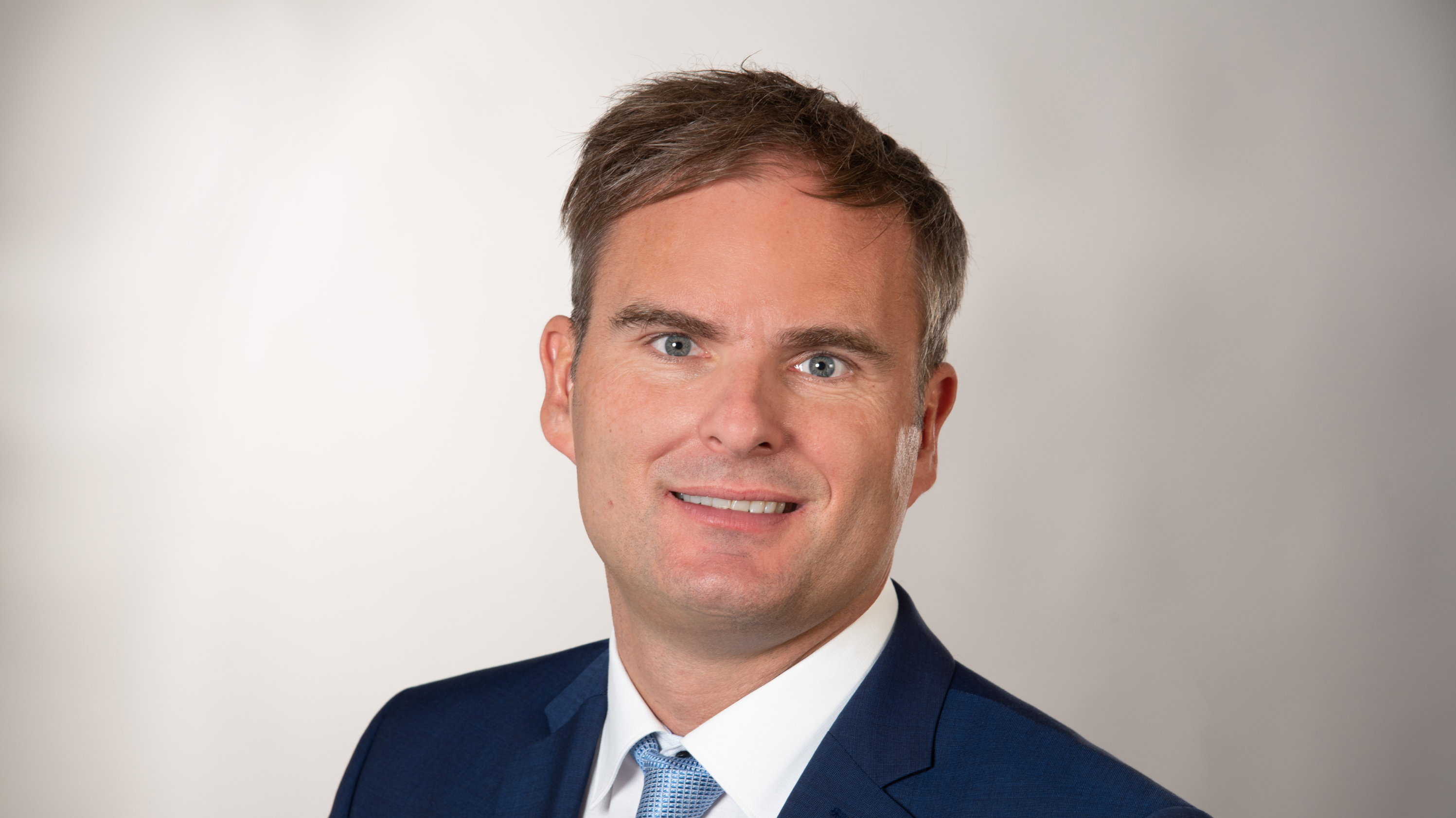 Portraitfoto von Torsten Weiner, Pflegedirektor am BG Klinikum Hamburg.